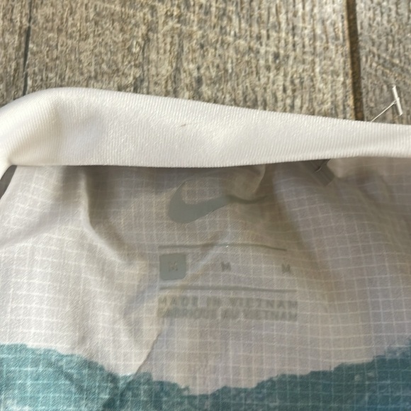 Nike Repel Multicolor Running Windbreaker Pullover Top Size Medium - Picture 5 of 7